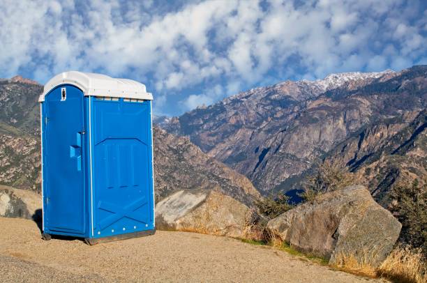 Best Portable bathroom rental  in Iola, KS