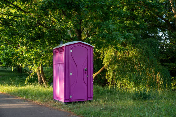 Best Porta potty rental near me  in Iola, KS